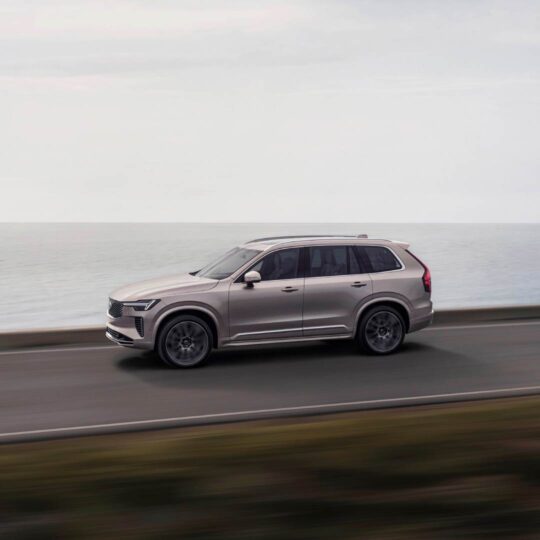 NEW XC90 Mobile 1080x1080-07